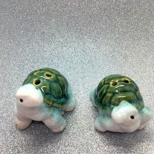 Cracker Barrel Turtle Salt PepperShakers